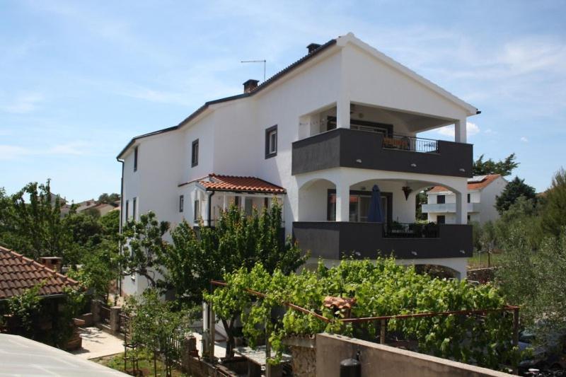 Apartments Hajl Крк Экстерьер фото