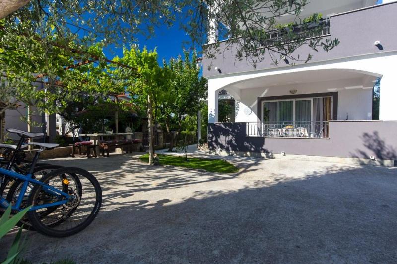Apartments Hajl Крк Экстерьер фото