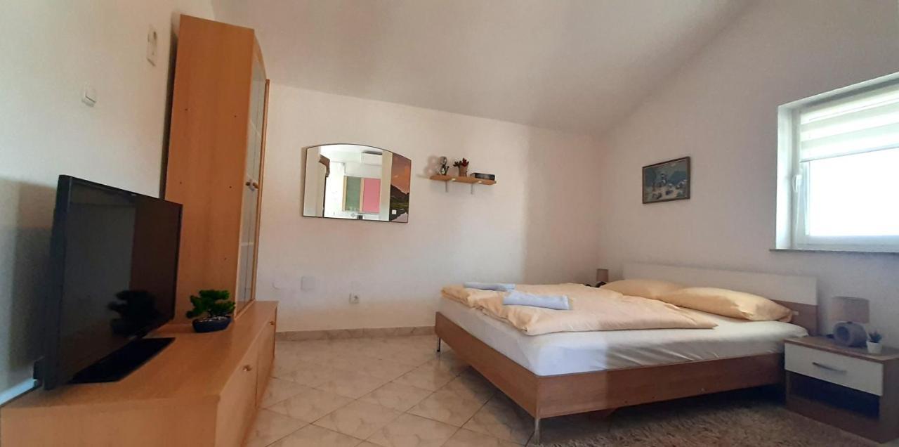 Apartments Hajl Крк Экстерьер фото