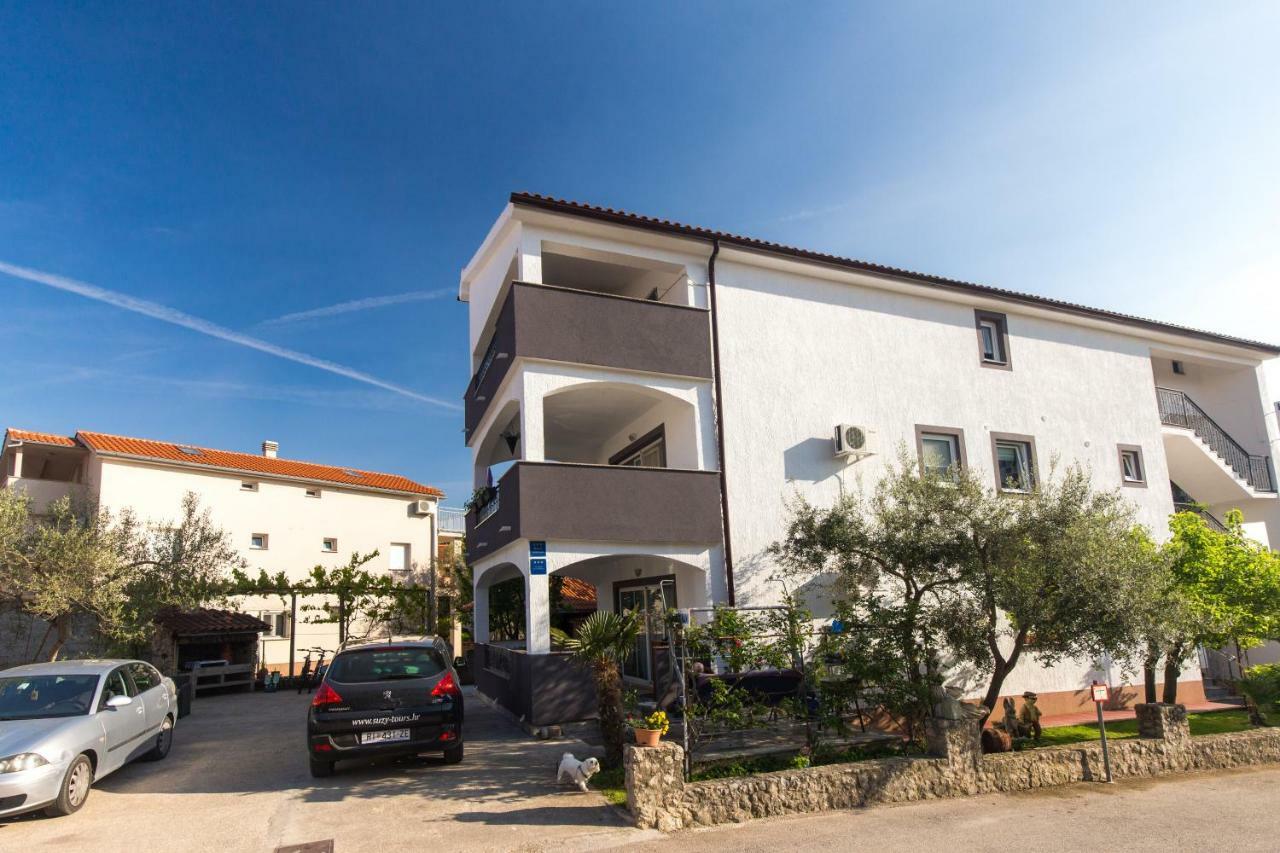 Apartments Hajl Крк Экстерьер фото