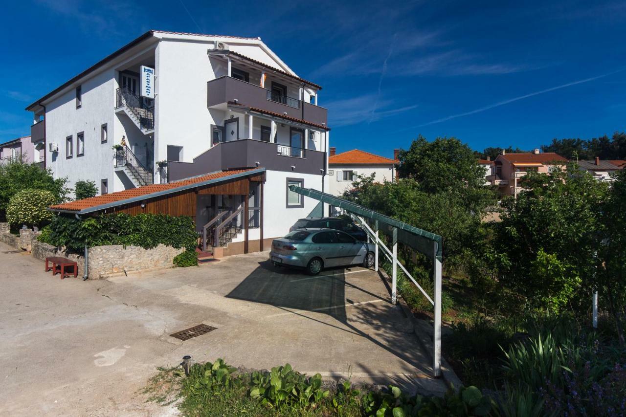 Apartments Hajl Крк Экстерьер фото